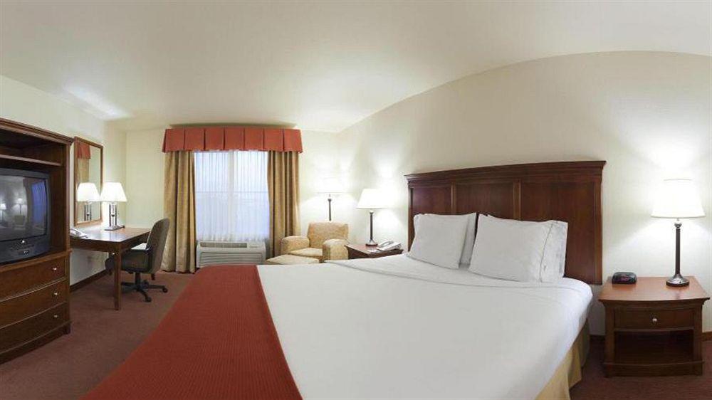 Holiday Inn Express Turlock By Ihg Экстерьер фото